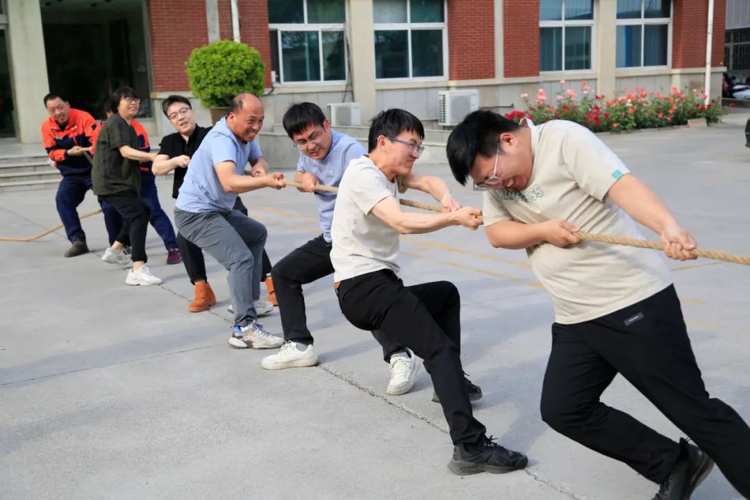 上海山美股份2025春季運(yùn)動會火熱啟幕！拔河、籃球預(yù)賽燃情開戰(zhàn)